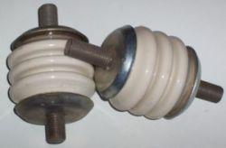 Izolator specjalny do klatki podnośnika koszowego, izolatory